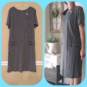 VINTAGE 1960s Shift Dress